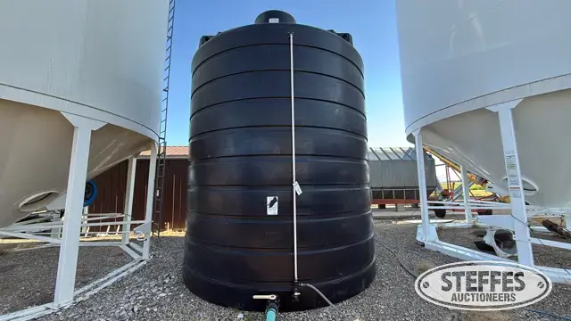 Enduraplas 10,000 gal. poly tank