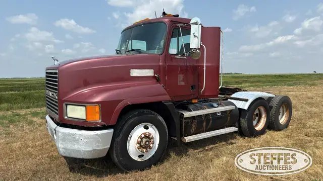 1996 Mack CH613