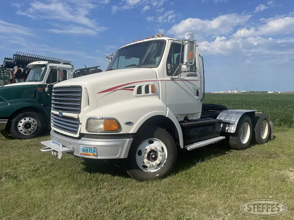 1997 Ford Aeromax L9000 Conventional Truck without Sleeper