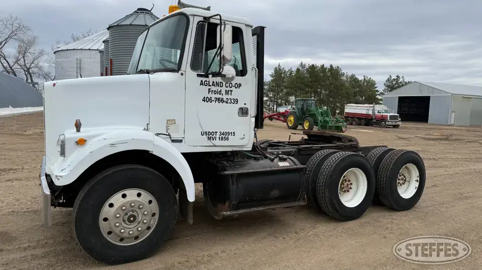 1984 White Conventional Truck without Sleeper