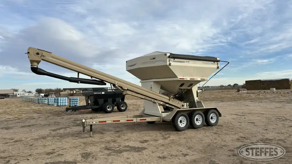Unverferth 3750 Seed Runner Bulk Seed Tender Trailer