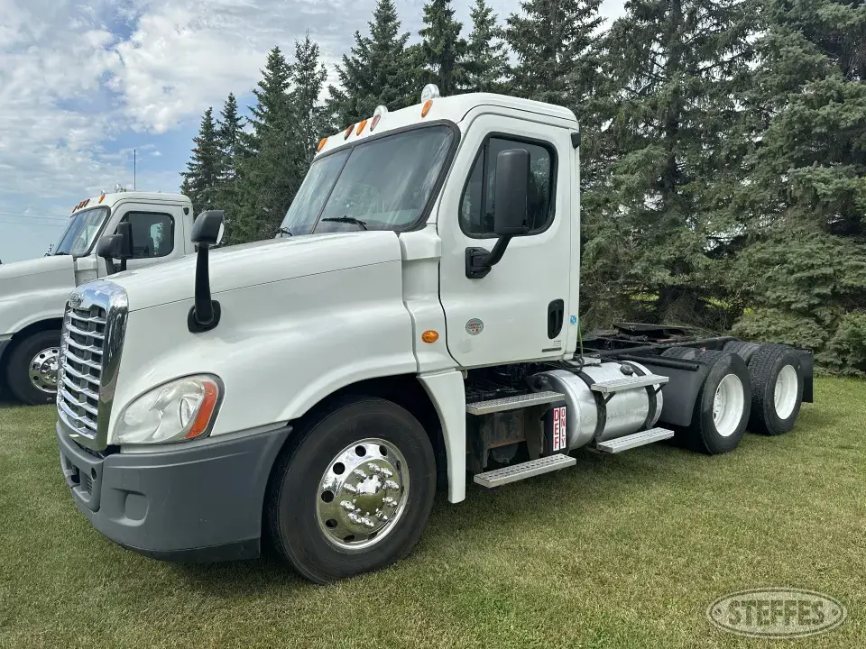 2012 Freightliner Cascadia Conventional Truck without Sleeper