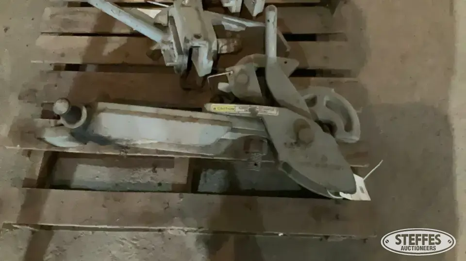 Agri-Speed Hitch Farm Support Item