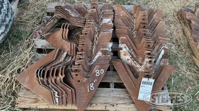 John Deere chisel plow sweeps