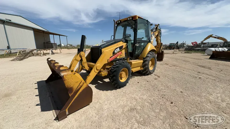 2011 CAT 420E Loader Backhoe