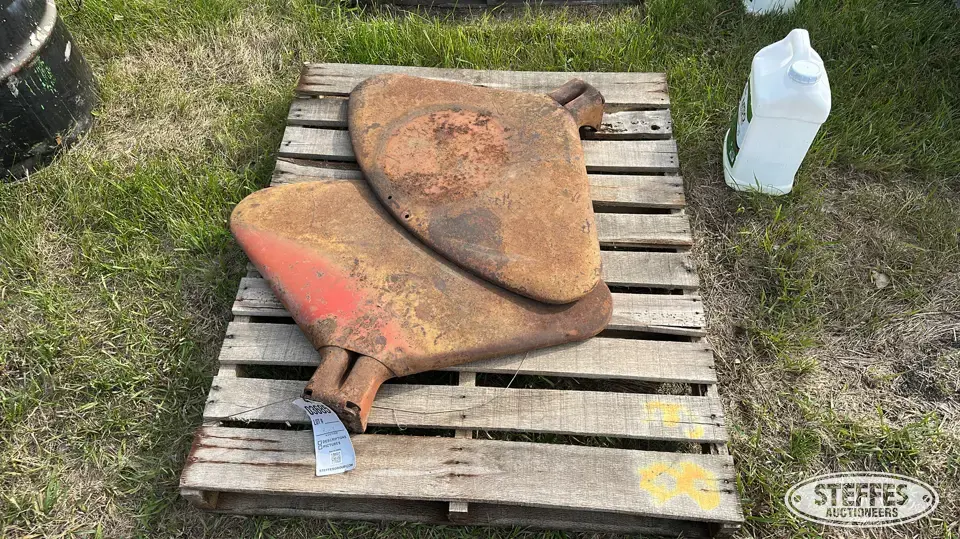 (2) Fenders Tractor Part