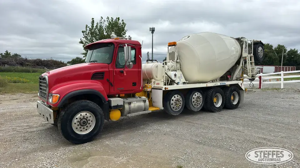 2004 Mack CV713 Granite Mixer Truck