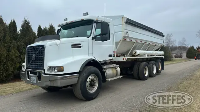 2004 Volvo VHD