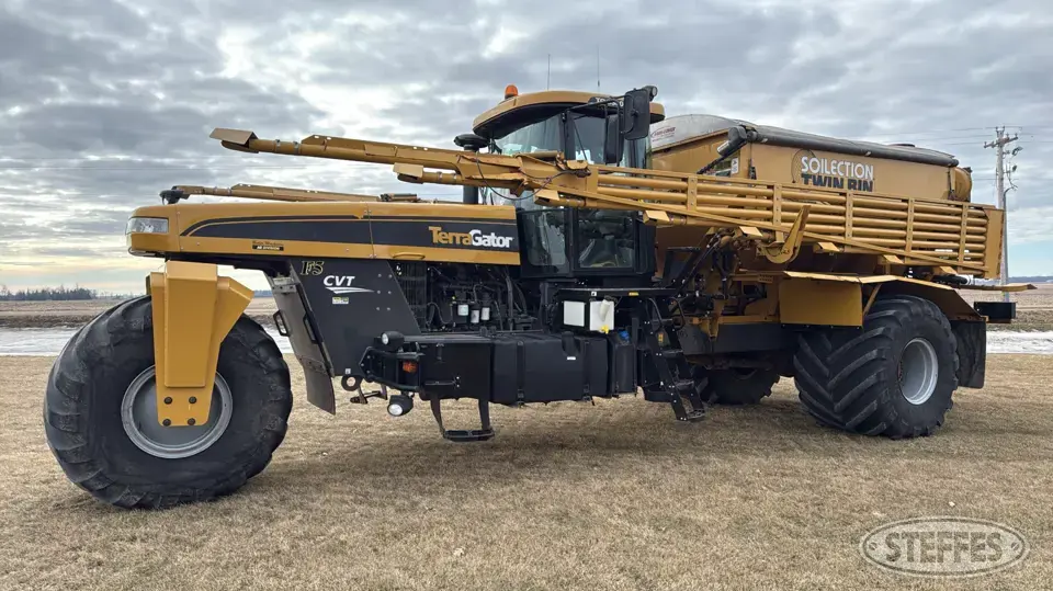 TerraGator 8300 Self-Propelled Dry Applicators-Spreaders-Floater