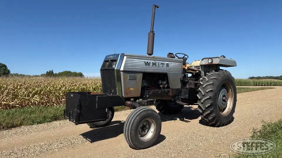 1979 White 2-70 2WD Tractor