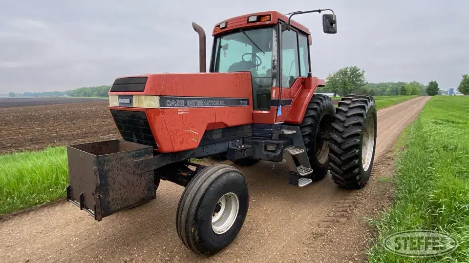 1989 Case IH 7110 2WD Tractor
