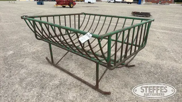 Hay feeder