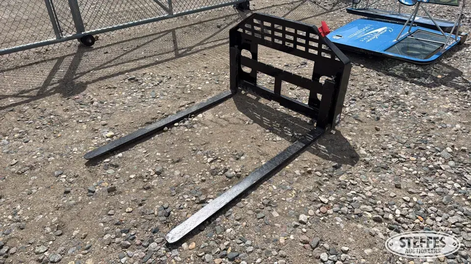2026 DHC DHC Skid Steer Fork