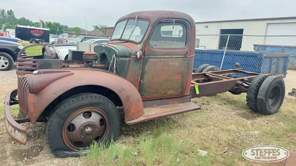 Chevrolet single axle cab & chassis Cab and Chassis Truck