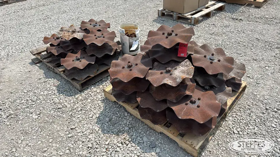 (23) Chisel plow conversion coulters Ag Equipment Part