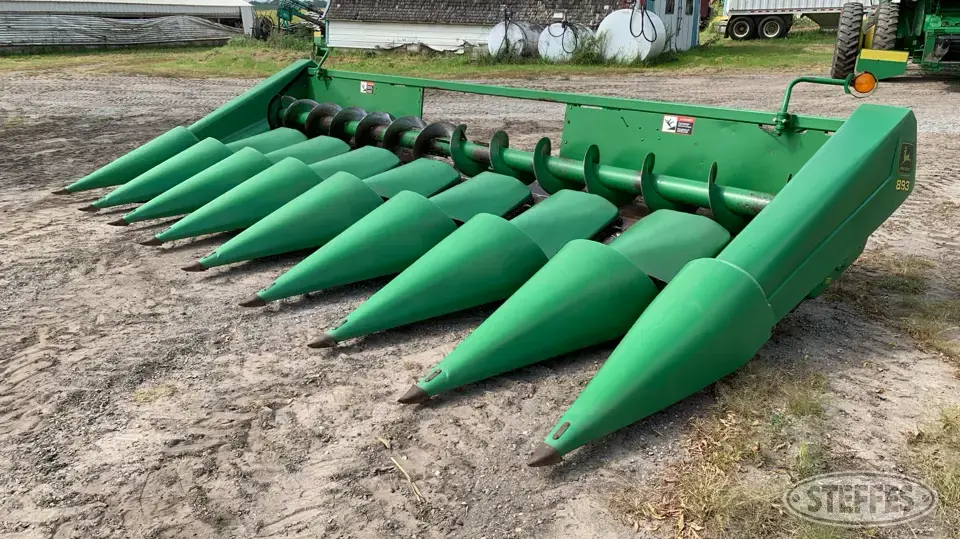 2001 John Deere 893 Corn Head