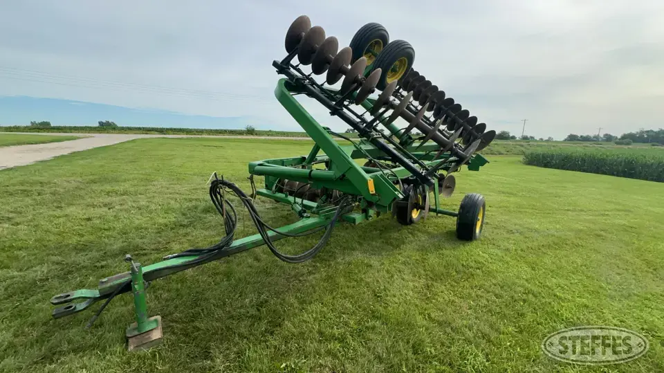 John Deere 220 Disc