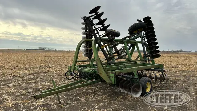 John Deere 230