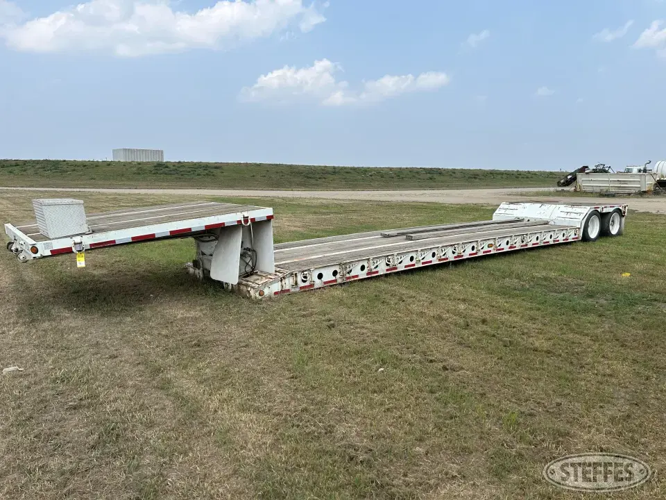 2001 Fontaine Lowboy Trailer