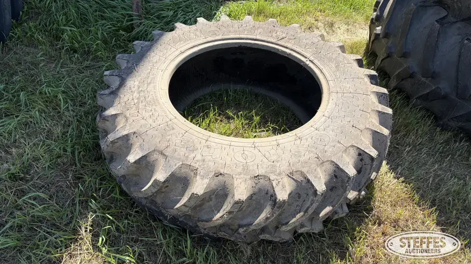 Firestone 380/85R28 tire Tractor-Implement Tire