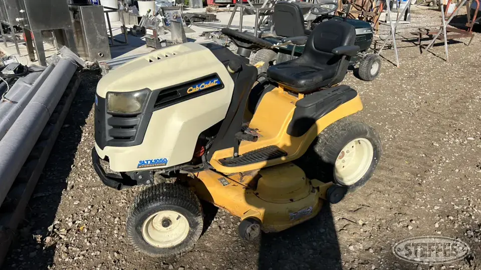 Cub Cadet SLTX 1050 Lawn Tractor