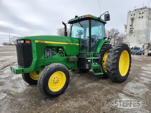 1998 John Deere 8100