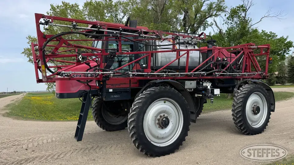 2001 Case IH SPX4260 Self-Propelled Sprayer