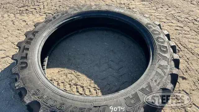 Goodyear Ultra Sprayer 320/90R46 tire