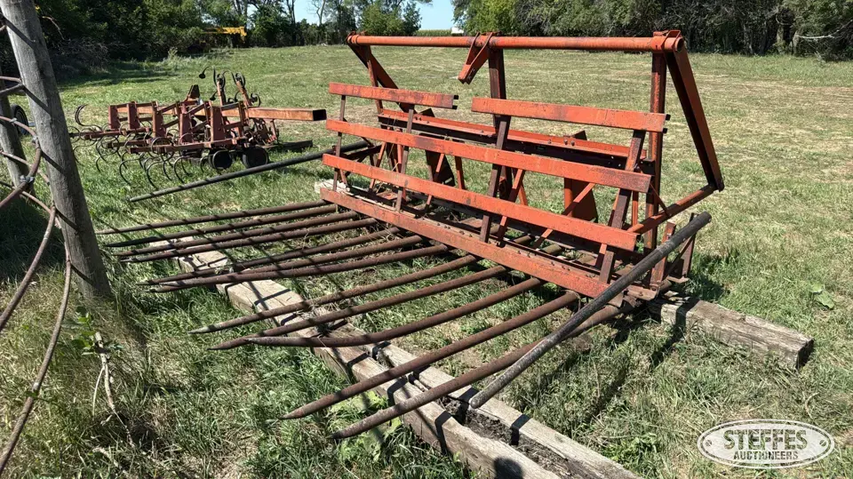 Farmhand H132A Bale Handling