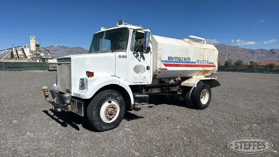 1989 GMC WC42T Water Truck