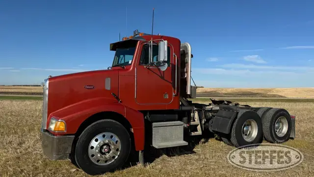 2004 Peterbilt 385