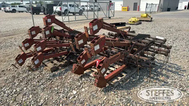 Morris mounted 4-bar harrow