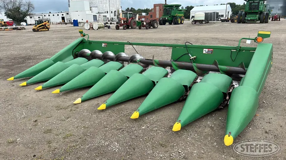 1999 John Deere 893 Corn Head