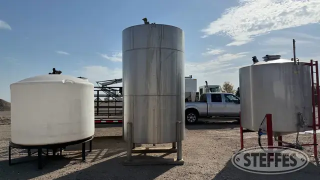 1,500 gal. SS cone bottom tank