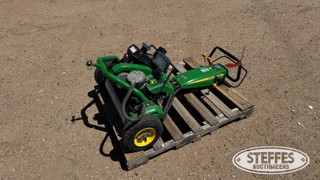 John Deere 220 E-Cut Hybrid