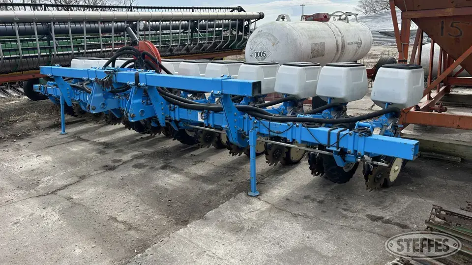 1994 Monosem 12x22 12 or More Row Planter