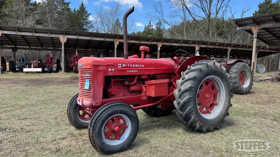 1952 McCormick-Deering W-9 Standard Collectible Tractor