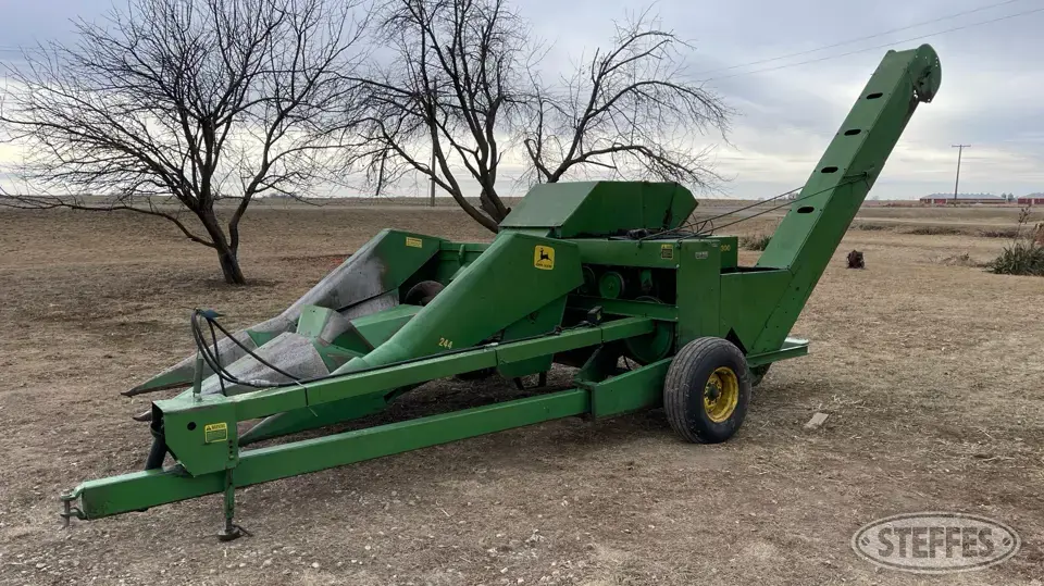 John Deere 300 Pull-Type Harvester