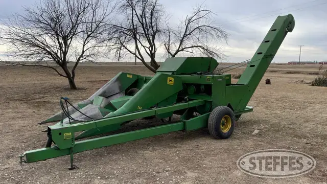 John Deere 300
