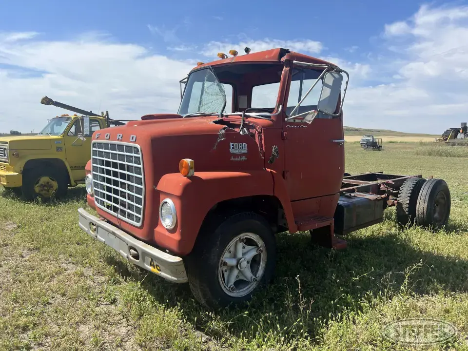 1971 Ford 600 Single Axle Boxed Truck