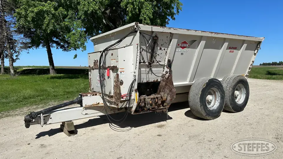 Knight 8132 Pro Twin Slinger Manure Application Equipment