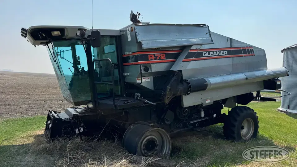 1994 Gleaner R72 Combine