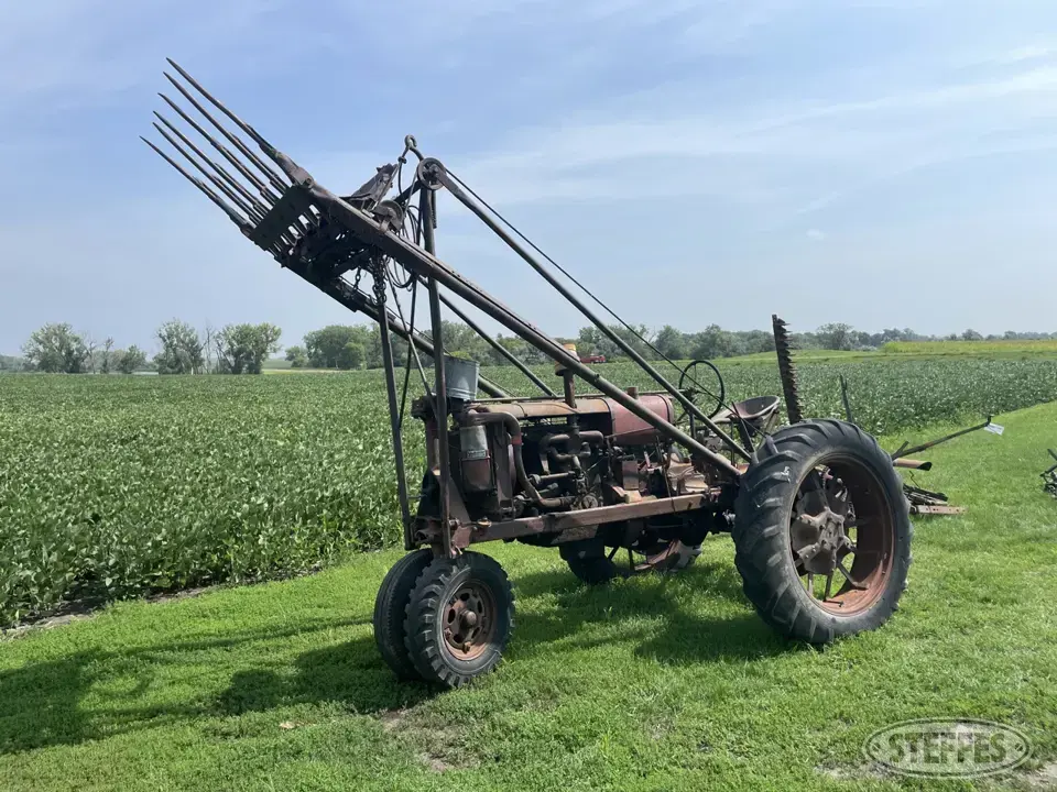 International F20 Collectible Tractor