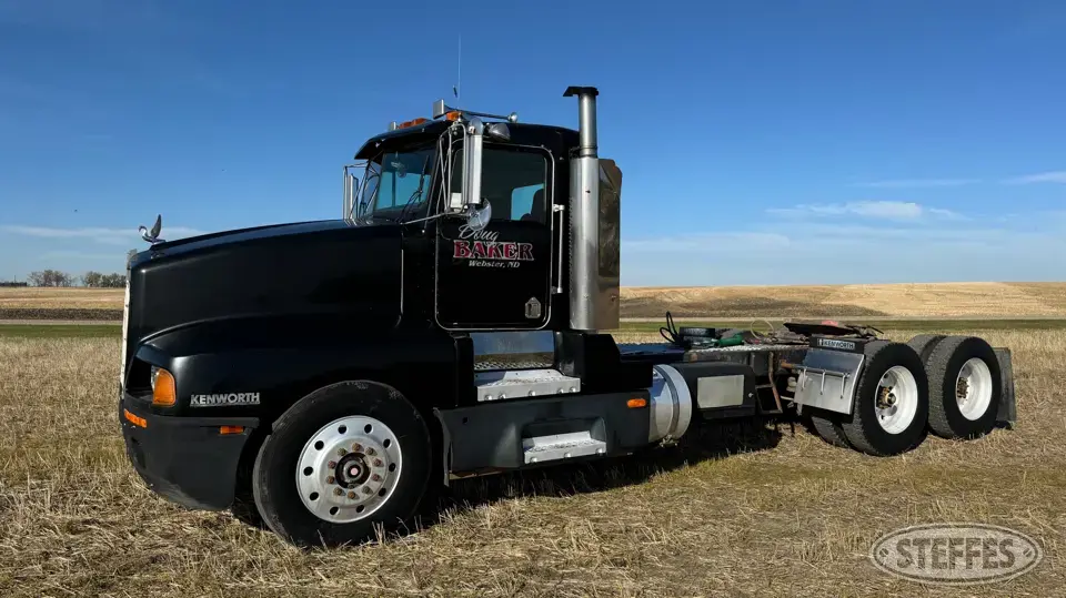 1988 Kenworth T600 Conventional Truck without Sleeper