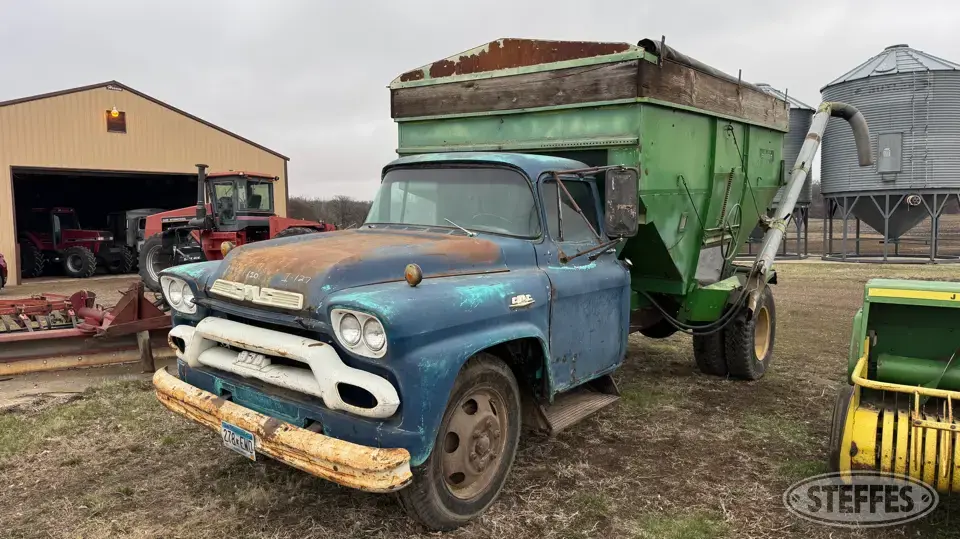 1959 GMC 370 Single Axle Boxed Truck