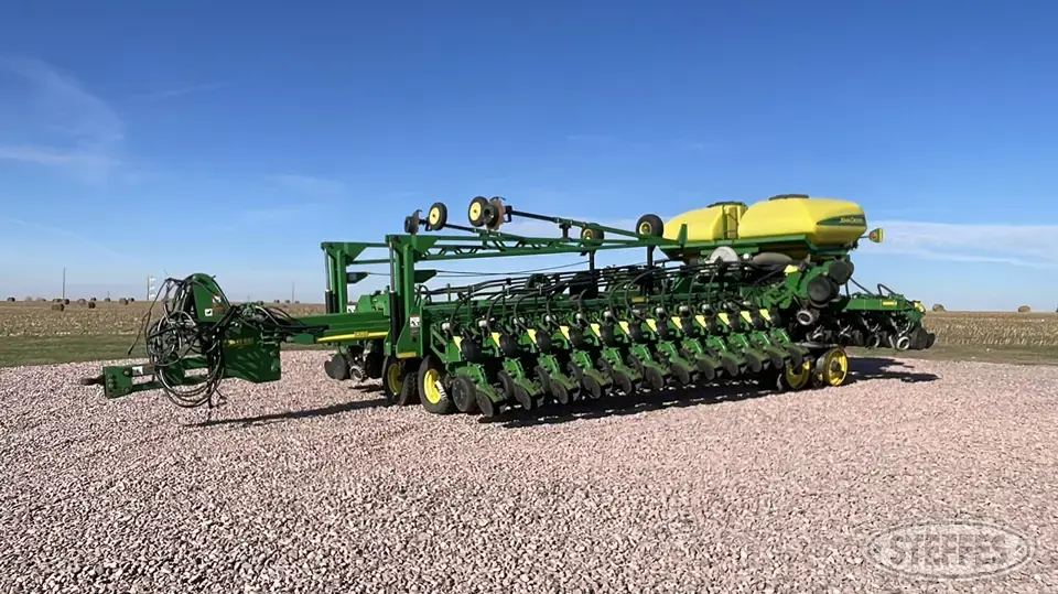 2012 John Deere DB60 12 or More Row Planter