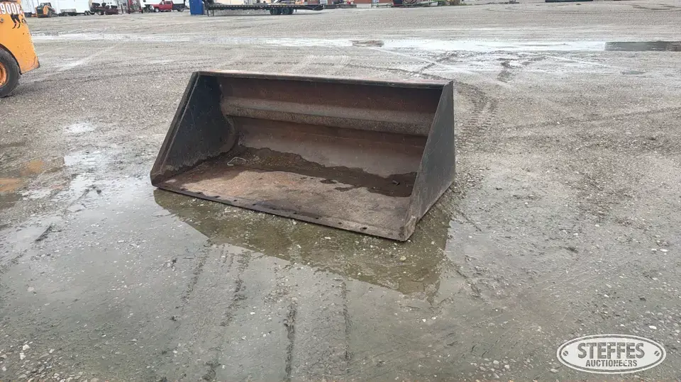 Berlon skid steer bucket
