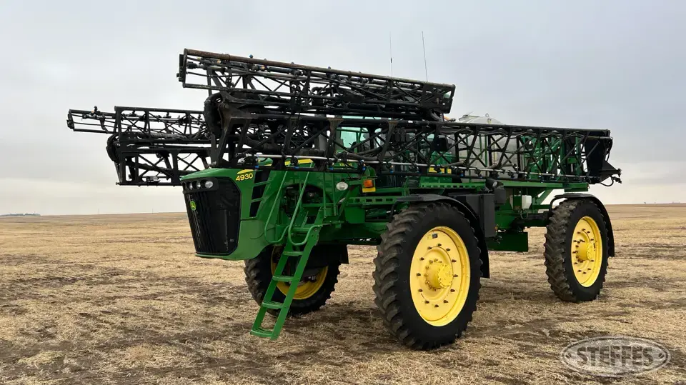 2010 John Deere 4930 Self-Propelled Sprayer