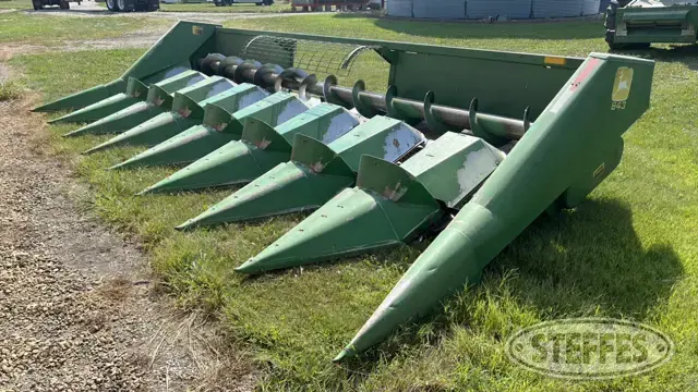 John Deere 843