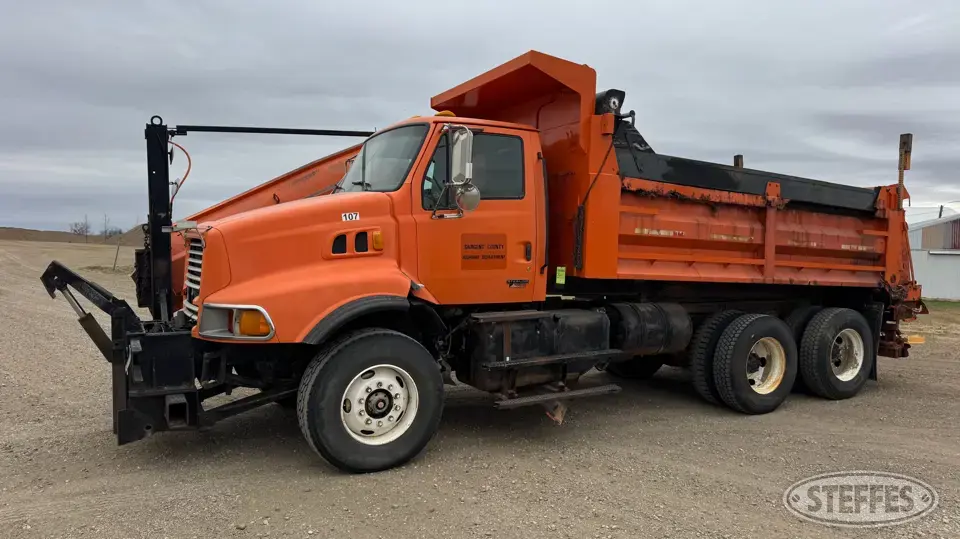 2000 Sterling LT9500 Plow-Spreader Truck